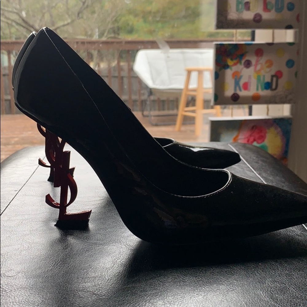 YSL signature red heel pumps size 40 like new